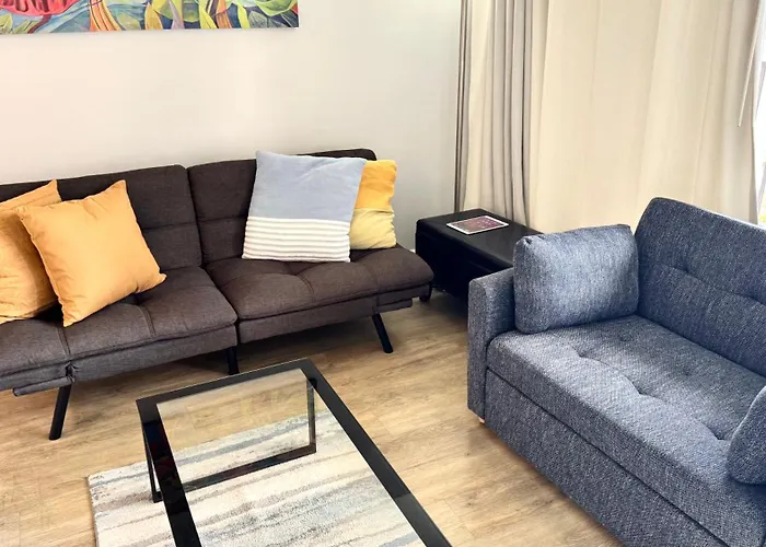 Free Parking, Pool, Sauna, Spa, Wifi, Bbq, Ac - Waikiki Banyan