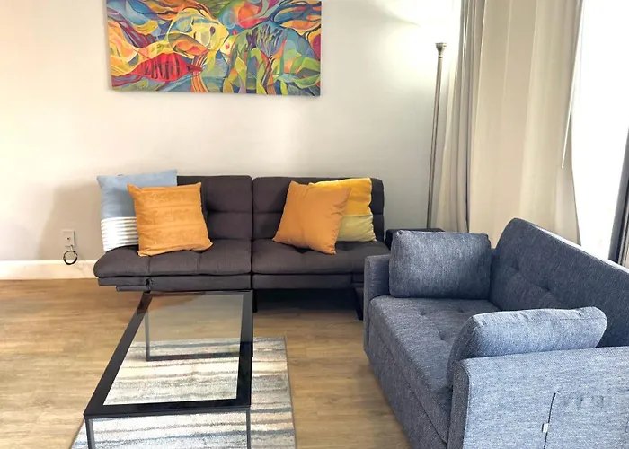 Free Parking, Pool, Sauna, Spa, Wifi, Bbq, Ac - Waikiki Banyan
