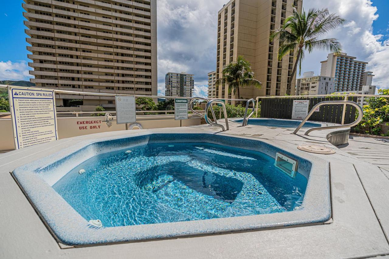 Free Parking, Pool, Sauna, Spa, Wifi, Bbq, Ac - Waikiki Banyan Apartamento