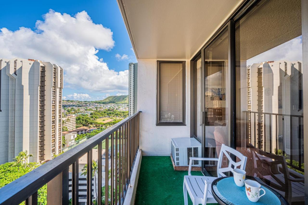 Free Parking, Pool, Sauna, Spa, Wifi, Bbq, Ac - Waikiki Banyan Apartamento *